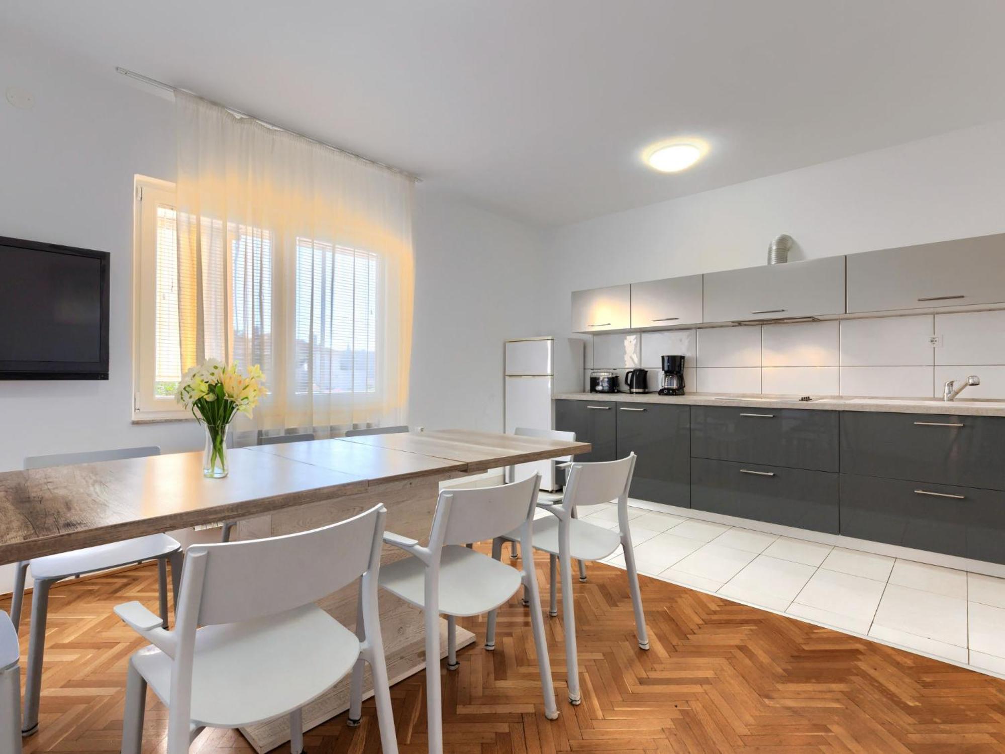 Apartment Nika-7 By Interhome Умаг Экстерьер фото